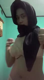 Ukhty Cantik Pamer Body Mulusnya.mp4