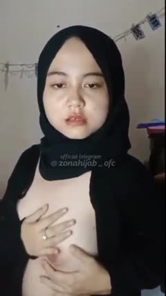 Cewek Hijab Sari Hitam Buka Baju Pap Bugil https://t.me/asupancolmek331