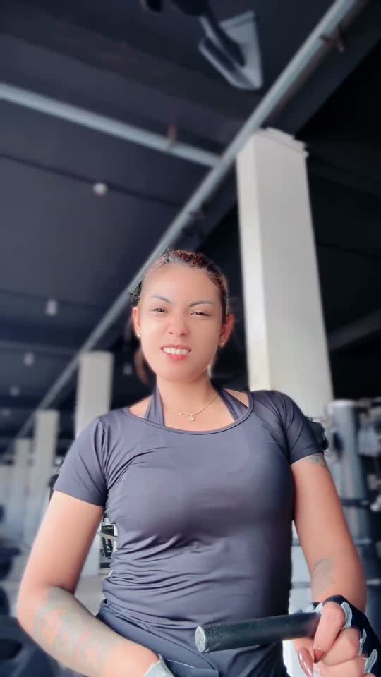 Sii Jendezz.  Lagi nge-Gym meleng dikitt ke Toilet mulu dah 