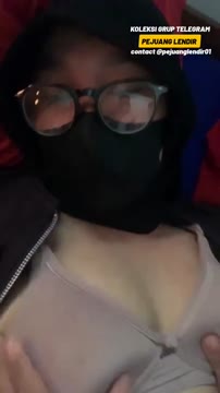 ustadzah keenakan Dijilatin sama Muridnya - DoodStream