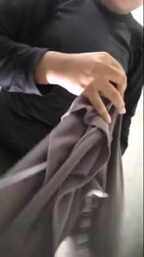 STW Bokep. Mama muda mandi memek seperti bocah SMP