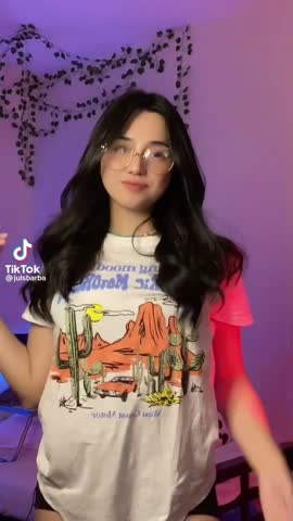 Julsbarba Tiktokers - [ Telegram @GalleryKuVIP ] (5).mp4