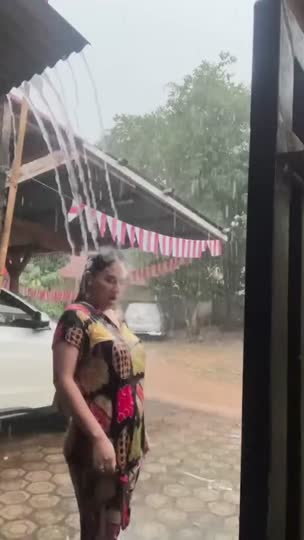 Awalnya mau cuci mobil BERLIAN OCHI tapi mendadak gak jadi karena ini