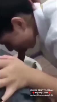 ✓ Di sepong adik kelas di wc sekolah pas jam istirahat.mp4