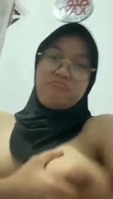 jilbab kacamata pulen