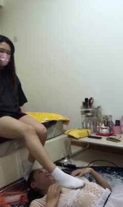 Main lesbiola sama pembantu.mp4