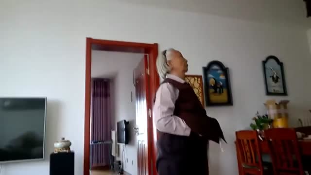 Old Chinese Granny Gets Fucked.mp4