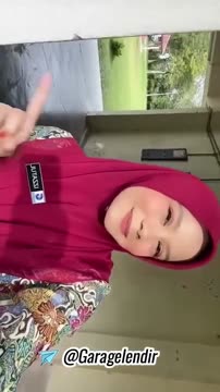 Buguru hijab cantik sangex sama penjaga sekolah di kmr mndi - PoopHD