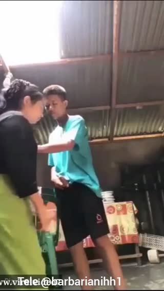 Kaka adek di dapur 