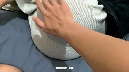 Ngocok ade tiriku di kamarnya.mp4
