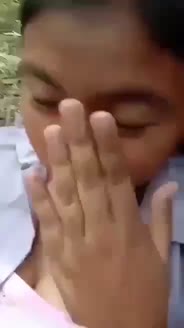 Ngentot anak smp masih pink di semak.mp4