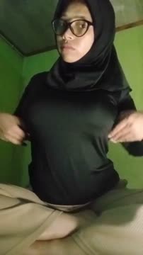 Bokep Hijab Sarah - Tele@hematkawan10 (4).mp4