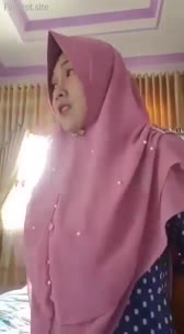 telegram @asupan_vidoy Bunda mau keluar malah disuruh showoff dulu.mp4