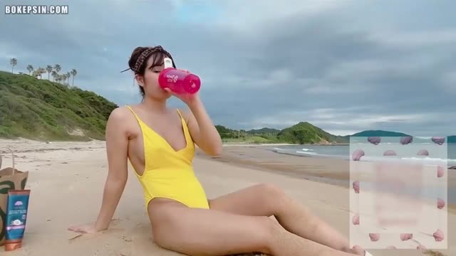 Omekkk Dipantai.mp4