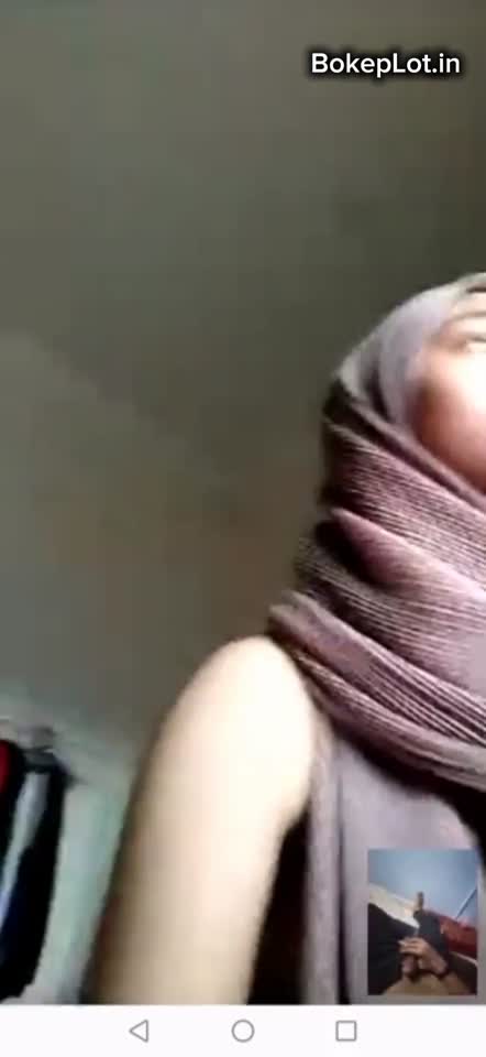 Bokep Vcs bocil hijab viral di sebar mantan.mp4