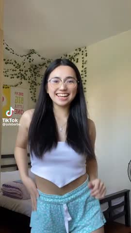 Julsbarba Tiktokers - [ Telegram @GalleryKuVIP ] (7).mp4
