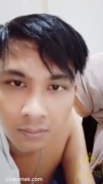 Gadis Jilbab cantik Talent Dientot Crot Di Dalam - LiveOmek.mp4