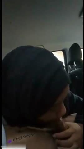 Video Ukhti Hasna Ngisep Kontol Pacar di Mobil.mp4.mp4