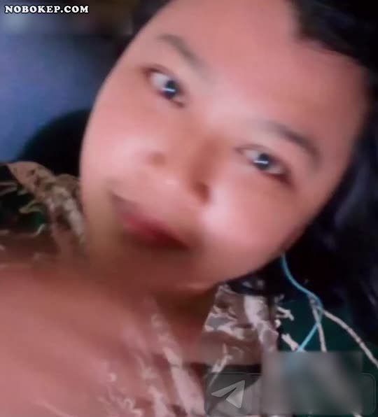 Ometv chuby pamer bokong montok