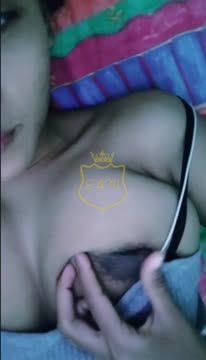 Ghea Remas Toket Keluar Air Susu?