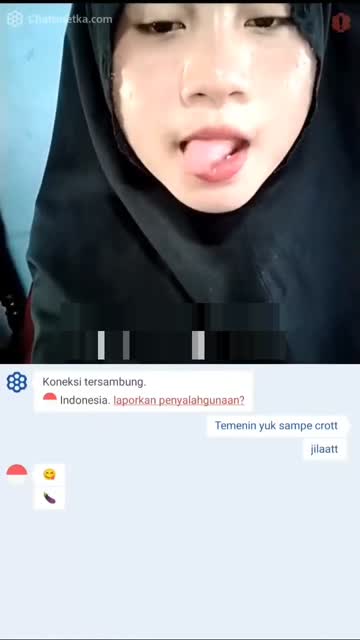 Ome Tv Cewe SMA hobi memplintir pentil toket.mp4