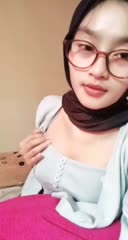 Vcs mahasiswi hijab cantik pamer susu.mp4