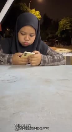 Cewe Malay Eksib Di Tempat Makan 01 - Telegram @jasverkenviralofc - Bokep Indo Viral.mp4