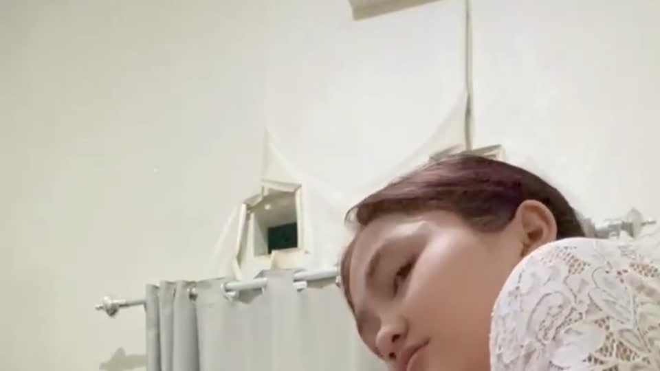 Pijat Plus Crot di Gadis Cantik.mp4