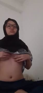bokepindo13 SMA hijab masih Pw buat video colmek - PoopHD
