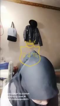 ▶️ABG Jilbab Live colmek memek sempit (1)