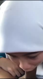 Jilbab SMA di mobil 1
