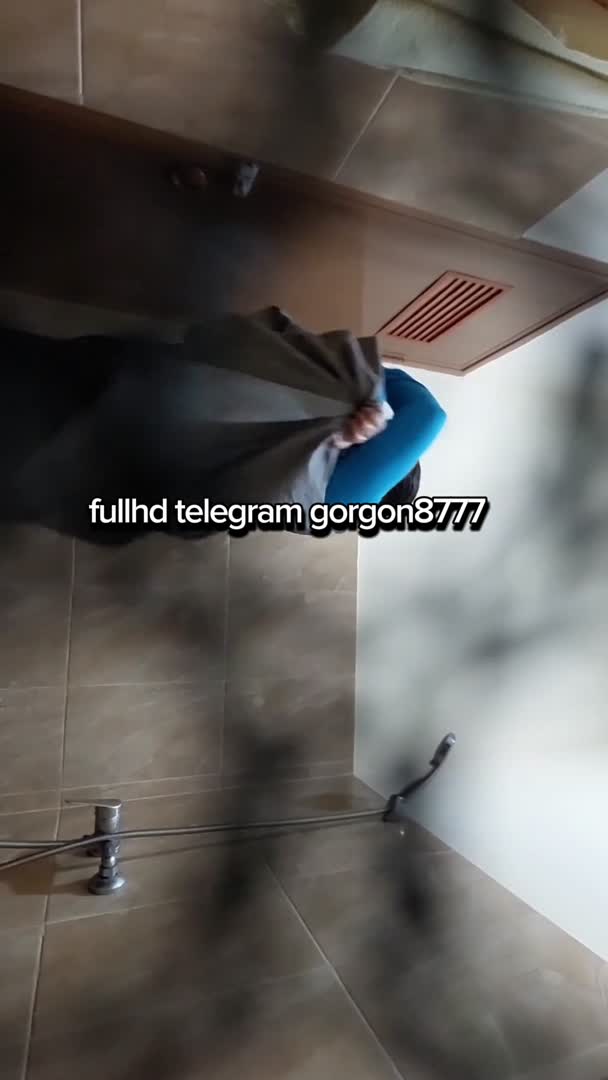 Ngintip Mandi Budhe Pantat Besar - Join Tele @lupabelum.mp4