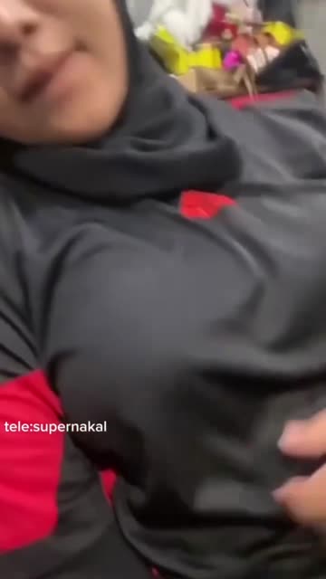 hijab tobrut pamer aset 