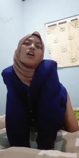 Mahasiswi Hijab Biru Almamater Sange from X @inilinknyaom