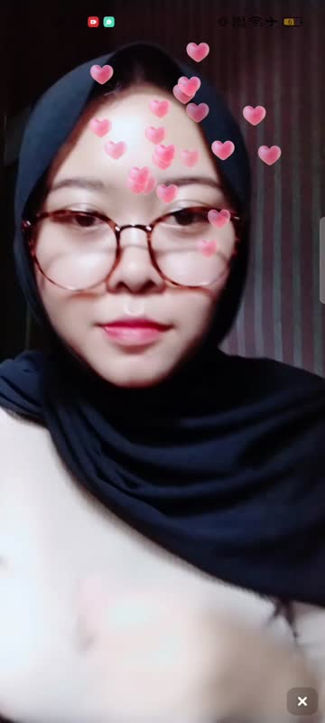Ukhty Devina spill memek