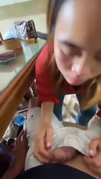 Si Pirang Ngemut Kontol di Tempat Umum.mp4