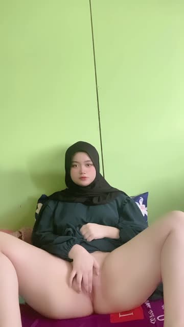 Ukthi Gemoy Cantik Mulus Colmek - Tele @ASUPANVIRAL696 (7).mp4