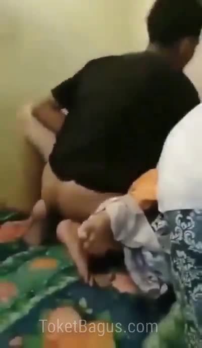 Sma Jilbab Wikwik ditonton Teman Sekelas Waktu Kerja Kelompok - PoopHD - PoopHD.mp4