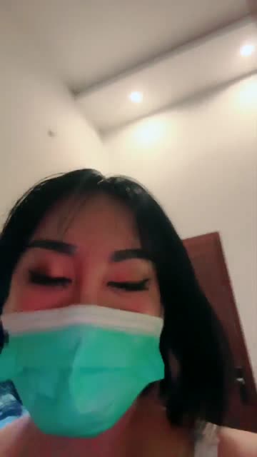 Di jual ibu kandungku dan live bareng