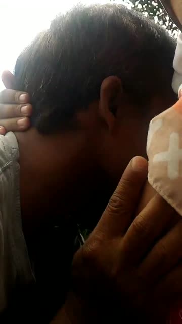 Jilbab nyusuin bapak pacar.mp4