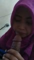 Bunda Jilbab Nyepong Sambil Dengerin Musik.mp4