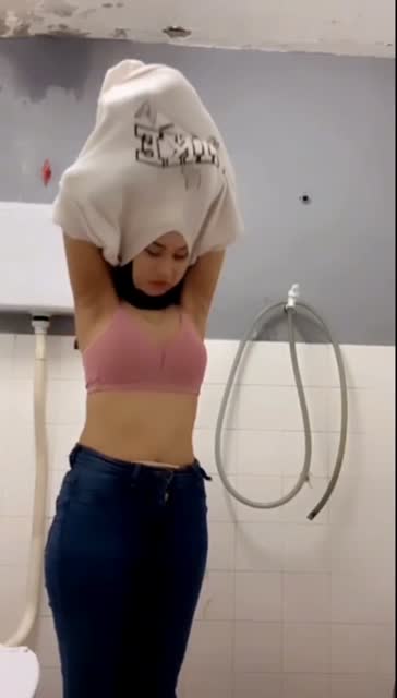 javtube.cfd_Hijab_hitam_Toket_Bulat_pap_2.mp4
