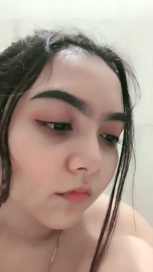 Luccy - Nemenin Followers Mandi.mp4