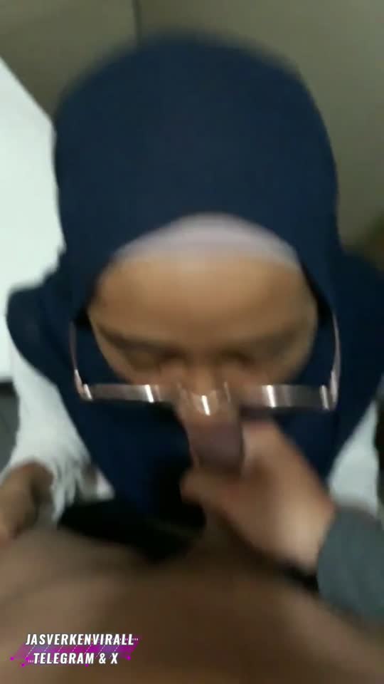 Telegram @jasverkenvirall - Sepongin punya kakak (4) - Bokep Indo Viral.mp4