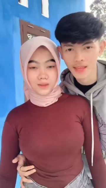 Akira Hajime mesra dengan pacar